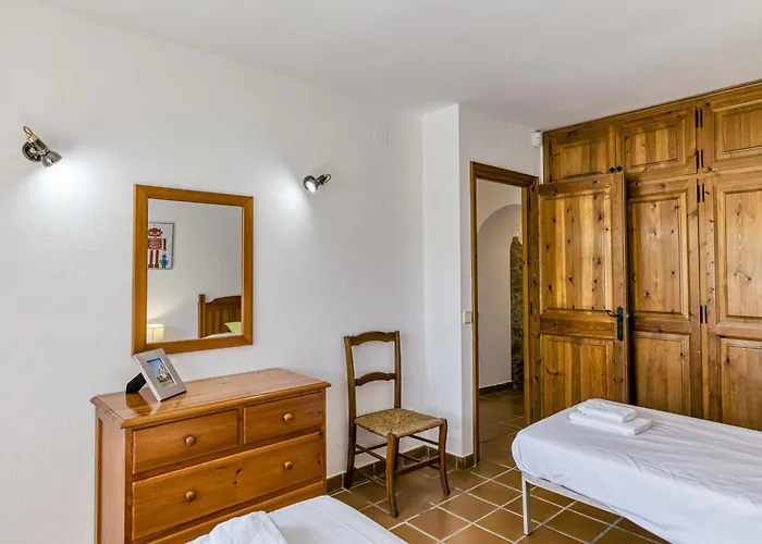 Mas Cases Vila Girona